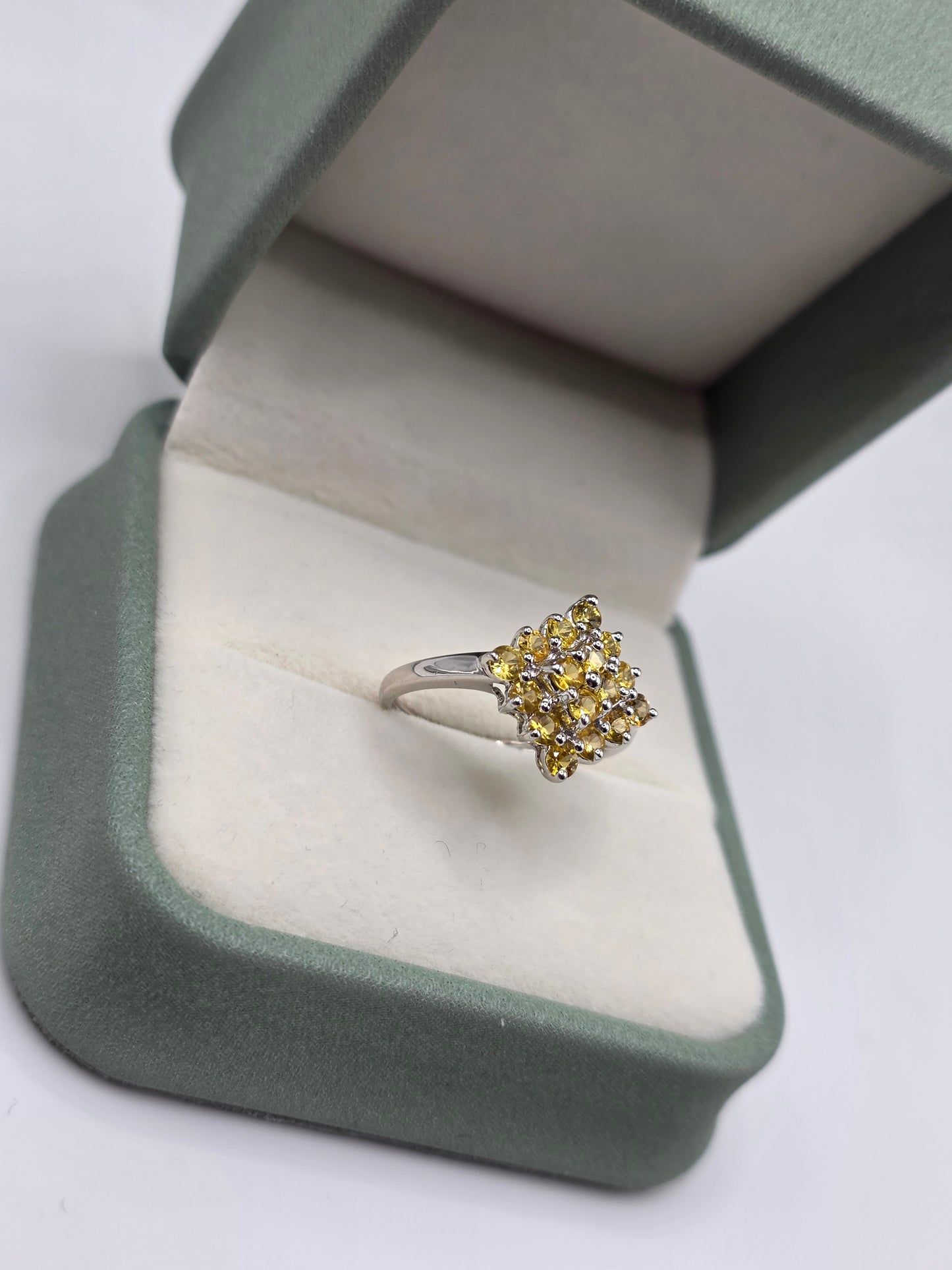 9ct white gold yellow quartz ring