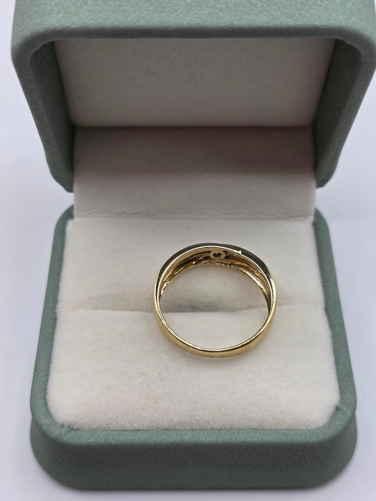 9ct gold diamond ring