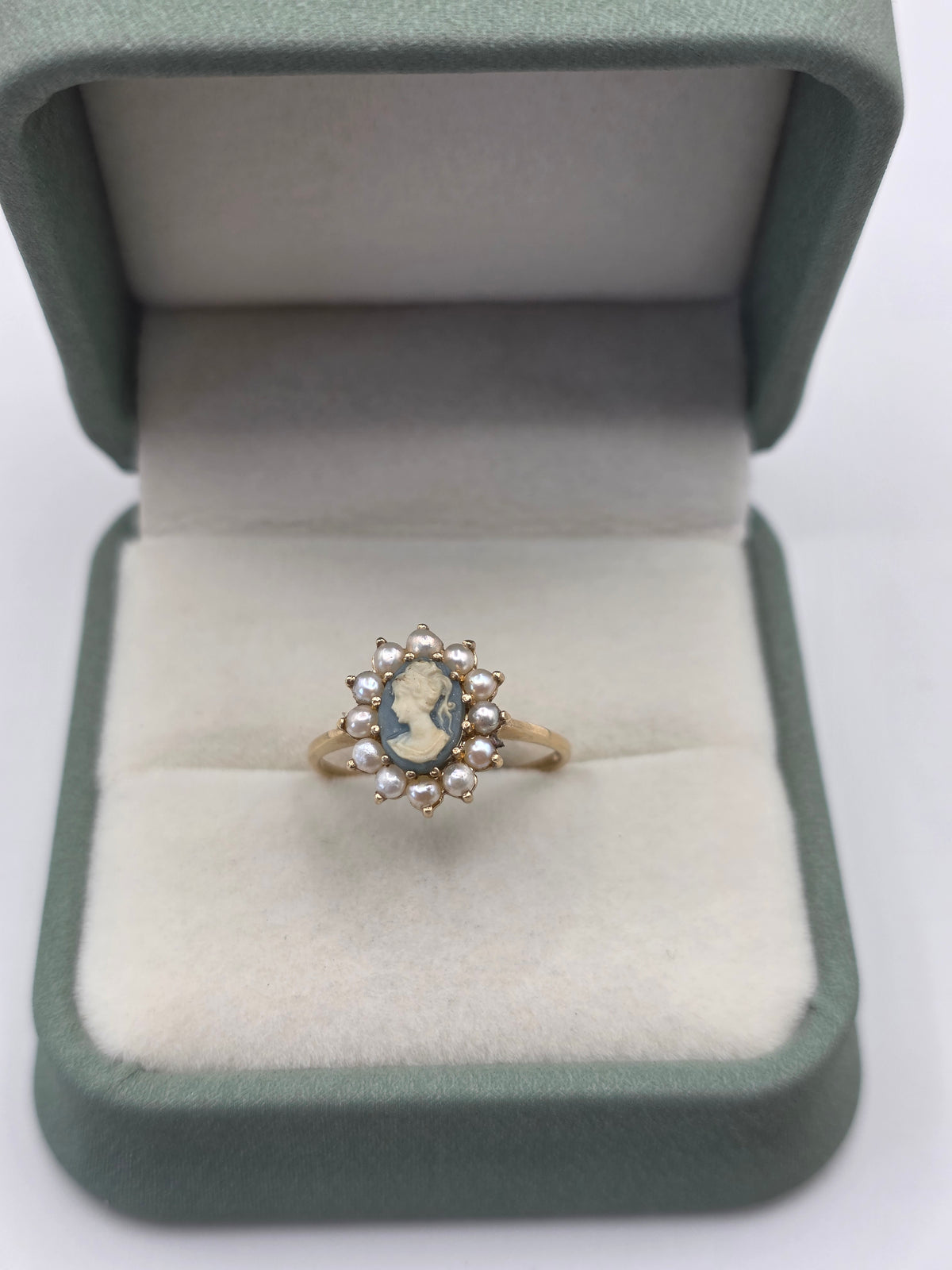 9ct gold limoge and pearl ring