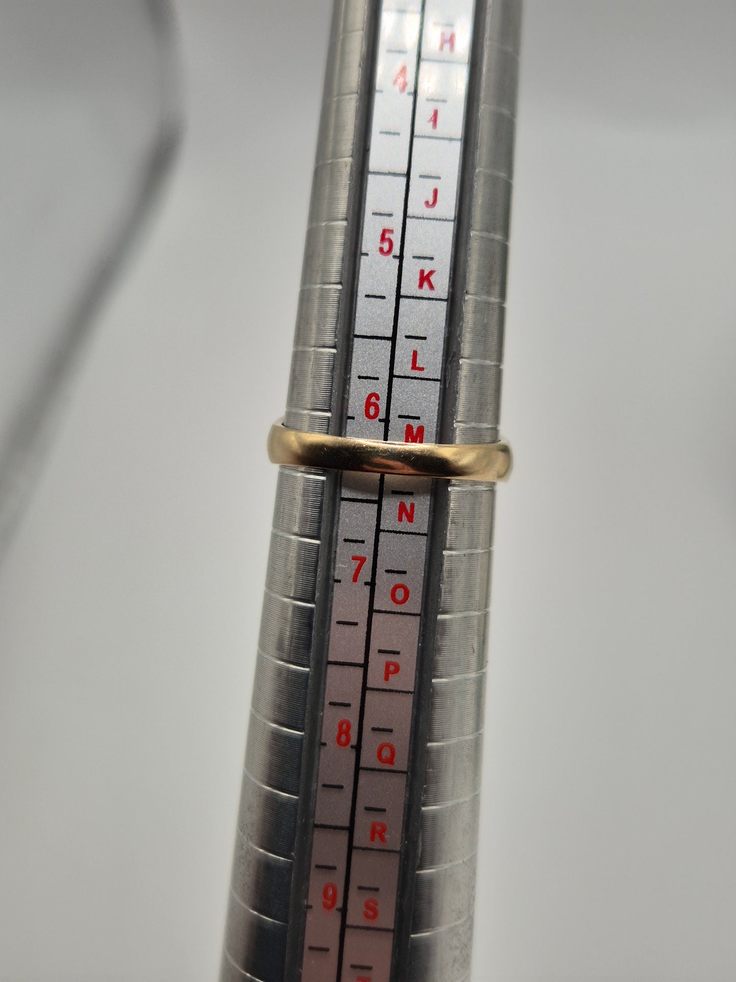 9ct gold sapphire ring