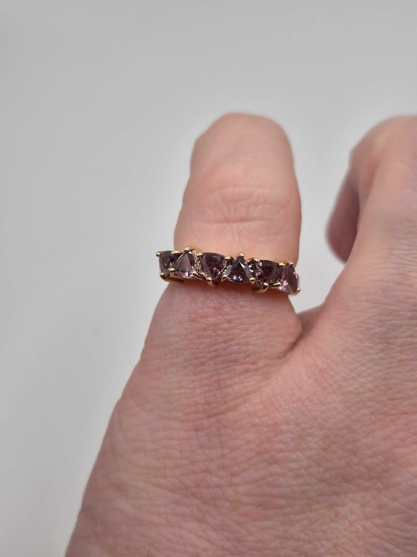 Heavy 9ct gold quartz ring