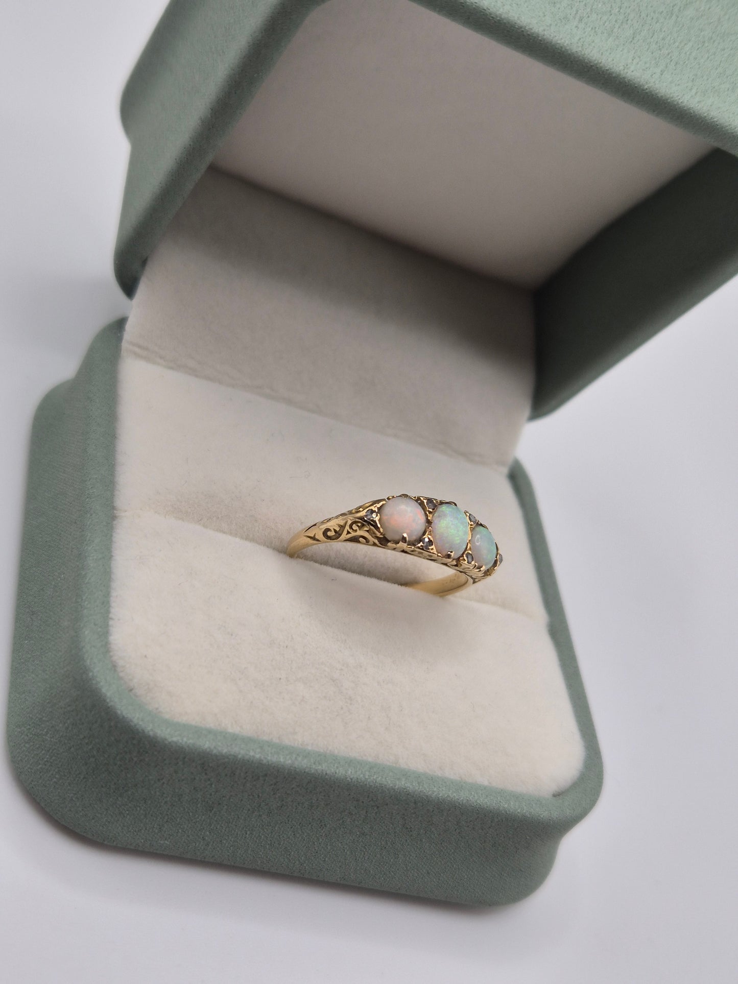 Antique 18ct gold opal and diamond ring
