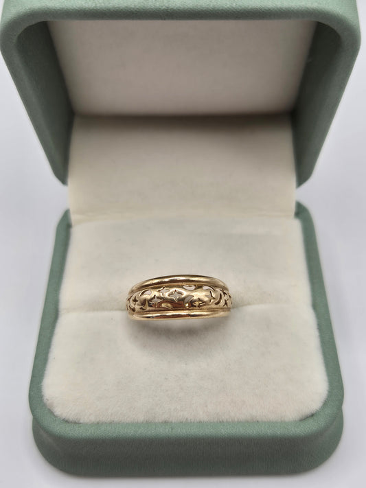 9ct gold stars and moon ring