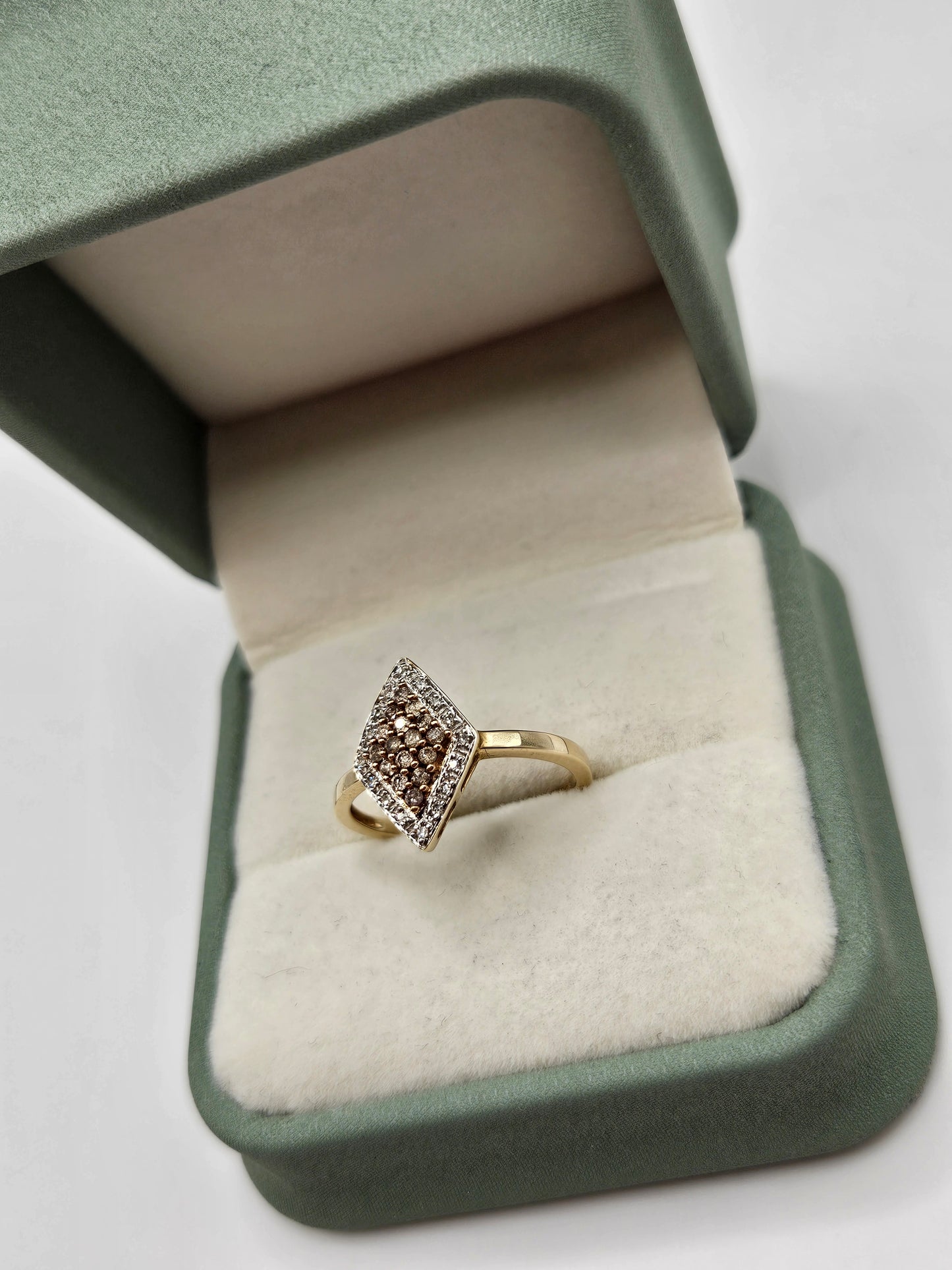 9ct gold cognac diamond ring