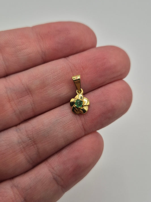 9ct gold emerald pendant