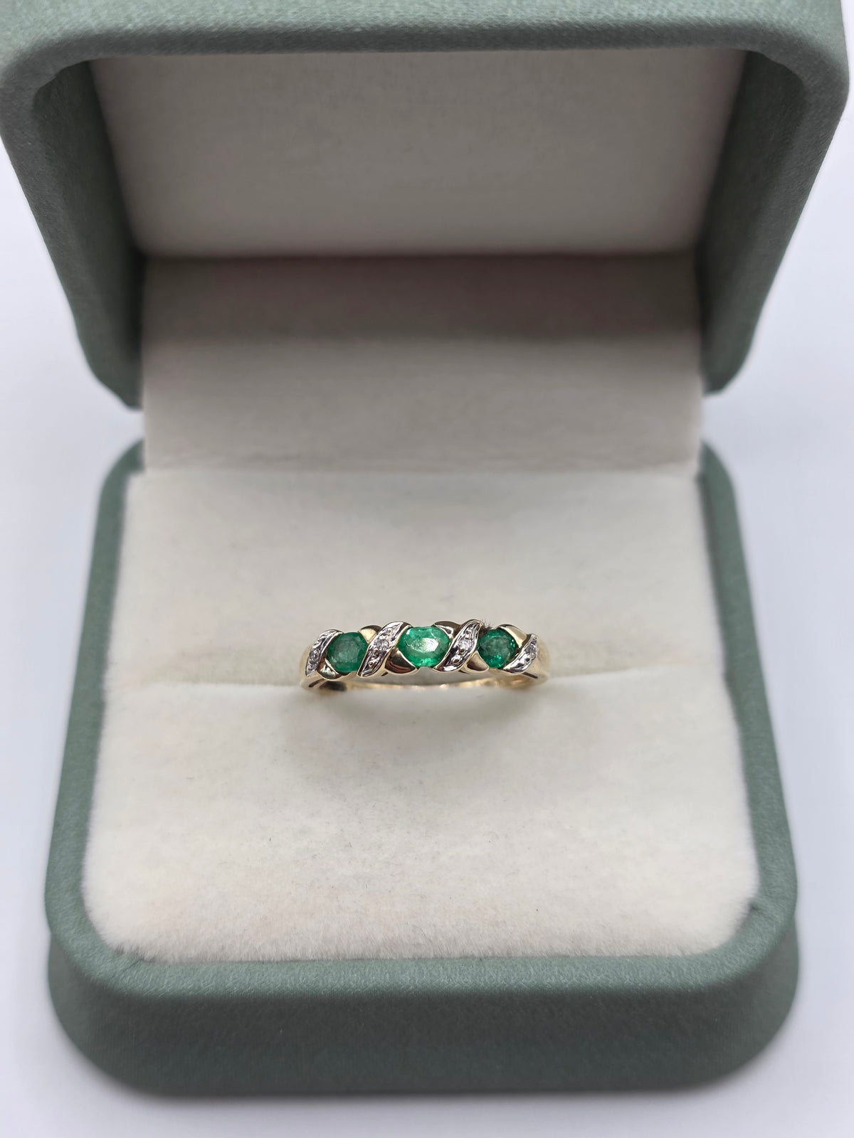 9ct gold emerald and diamond ring