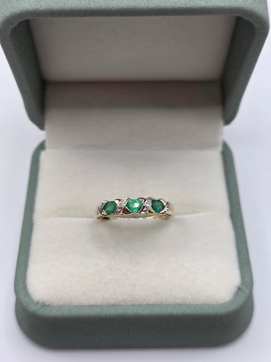 9ct gold emerald and diamond ring