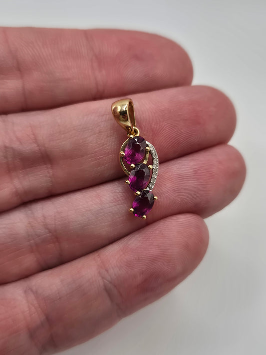 9ct gold tourmaline and diamond pendant