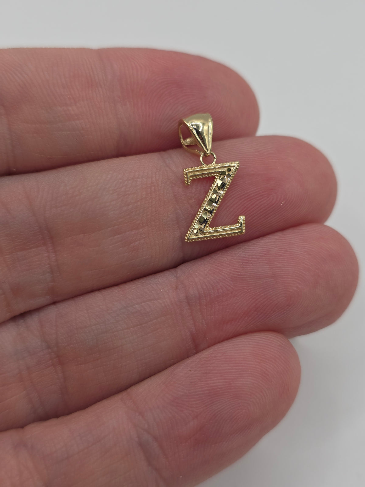 9ct gold initial Z pendant