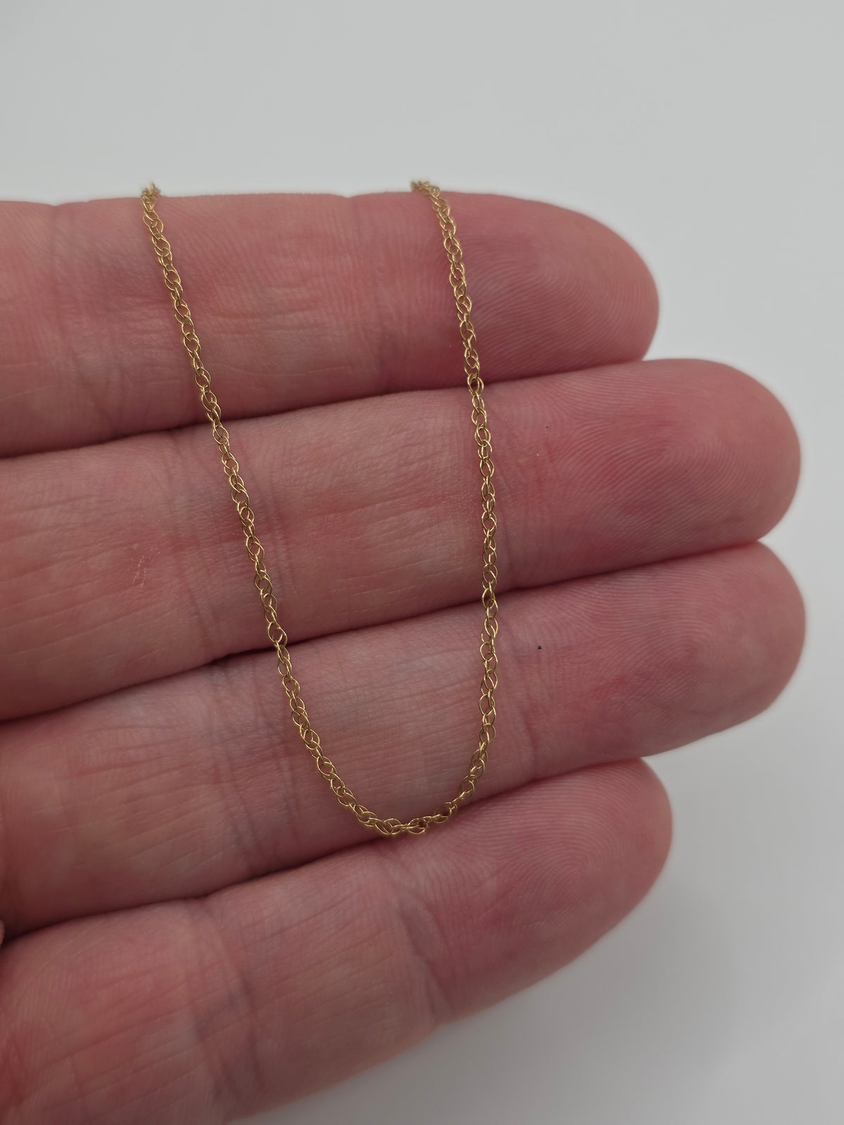 9ct gold chain (125)