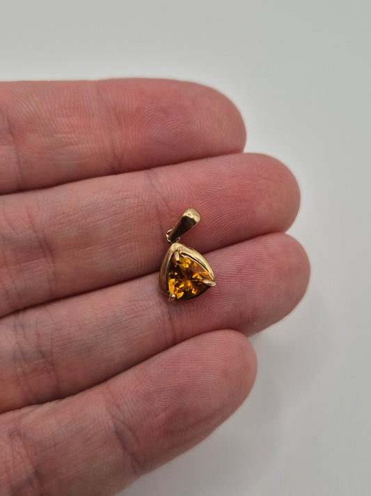 9ct gold citrine pendant