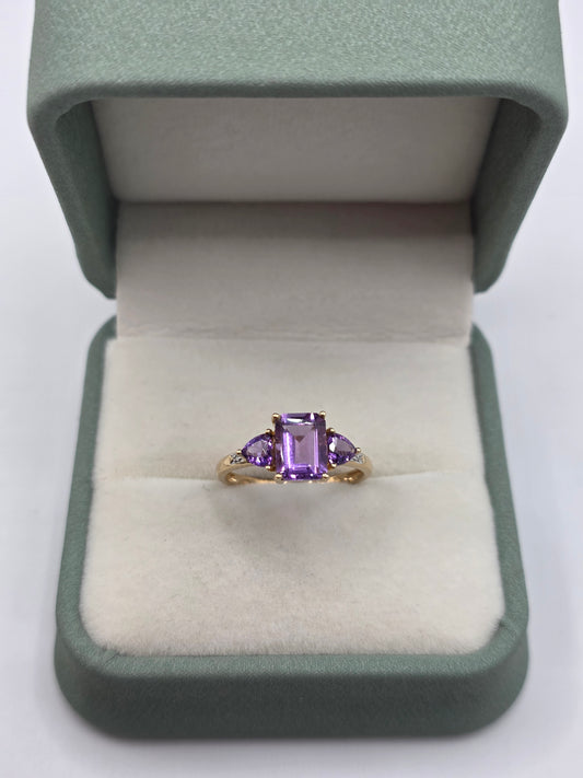 9ct gold amethsyt and diamond ring