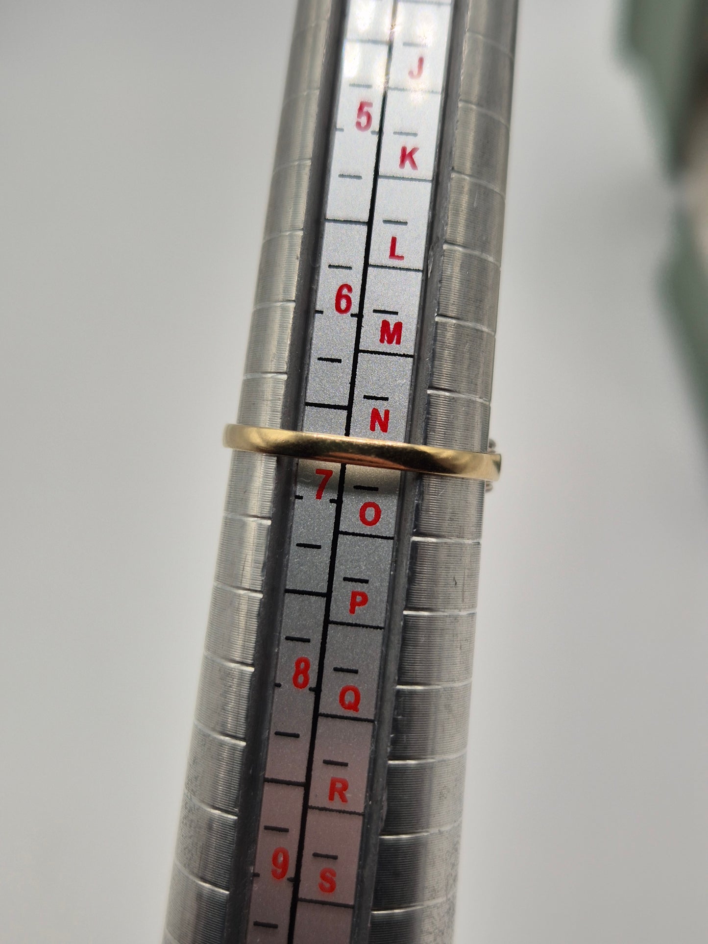 9ct gold sapphire and diamond ring