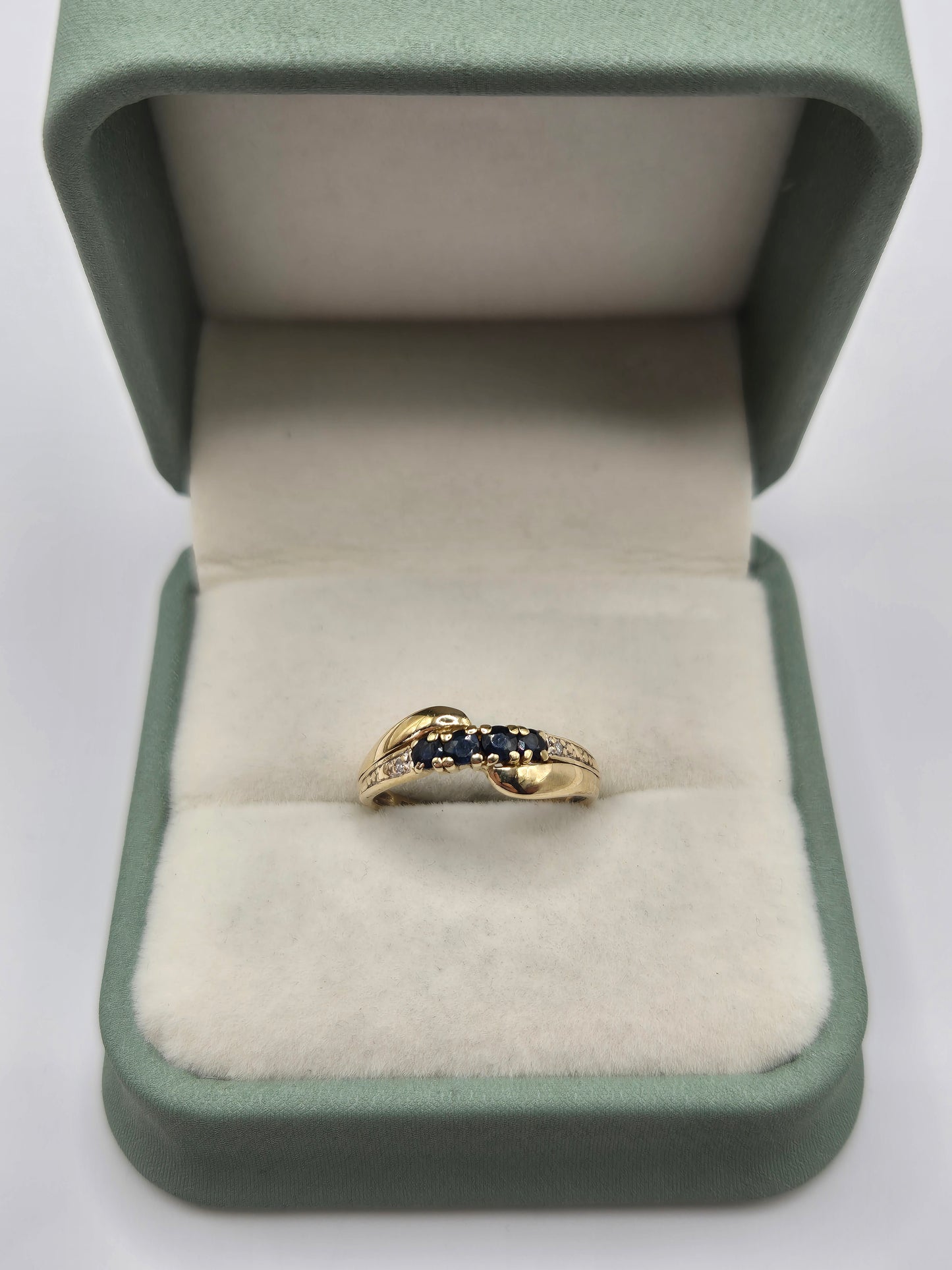 9ct gold sapphire and diamond ring