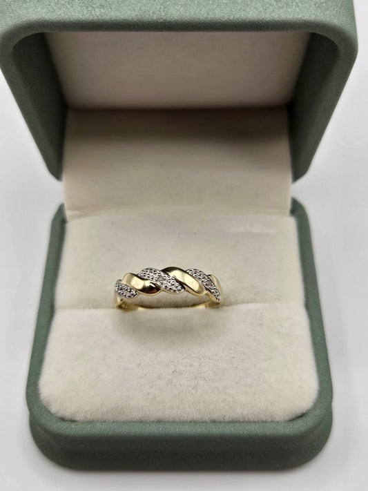 9ct gold diamond ring