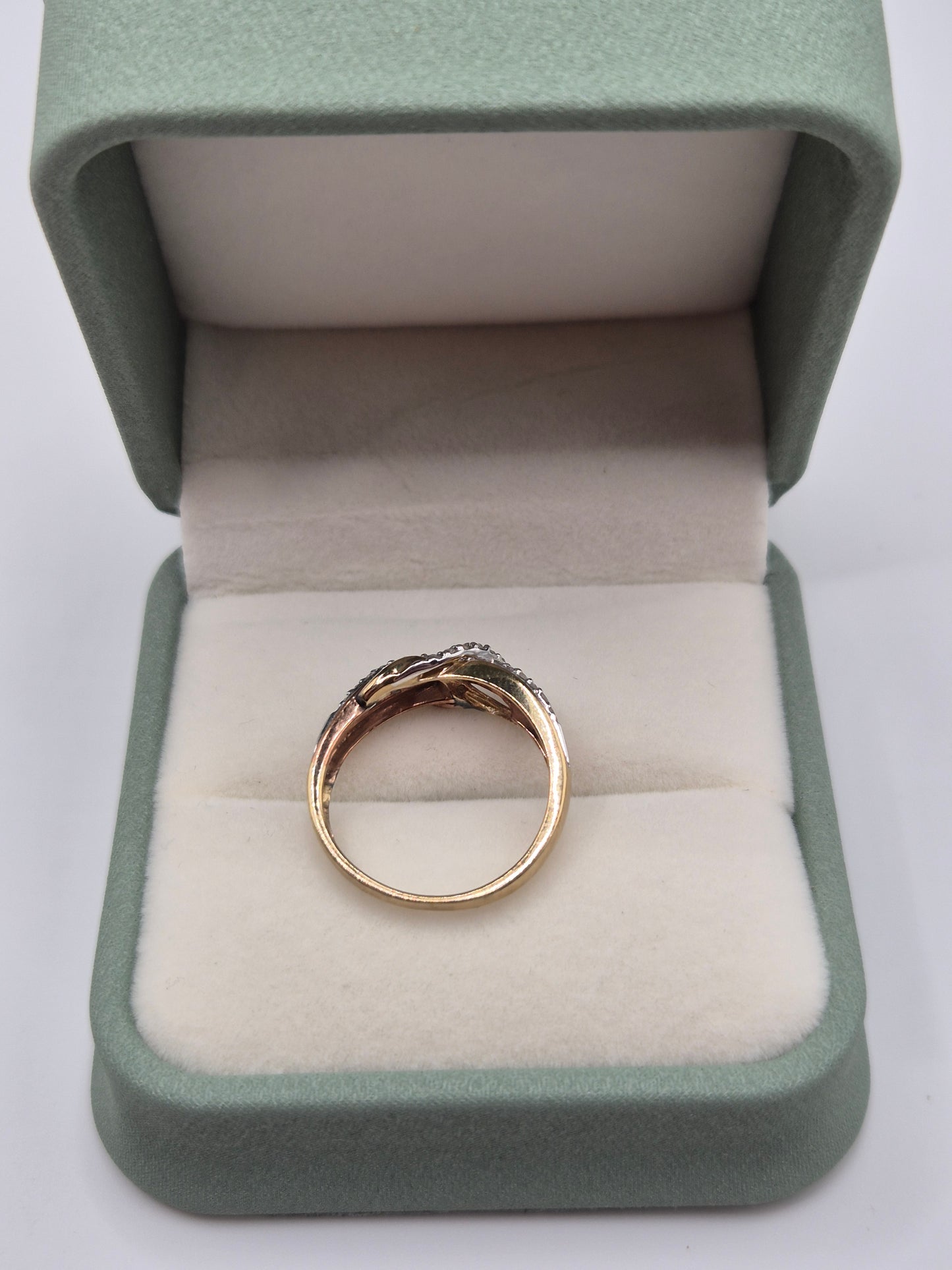 9ct tri gold diamond ring