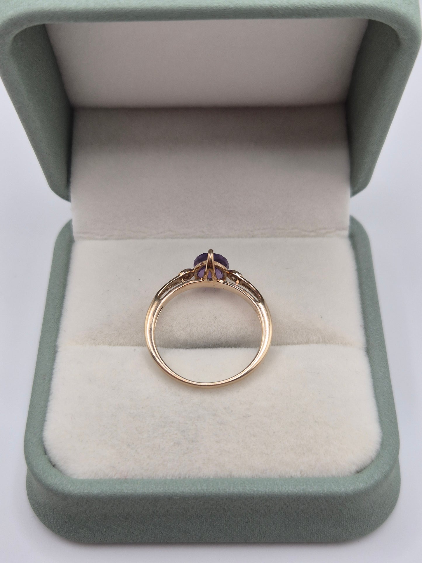 9ct gold amethyst and diamond ring
