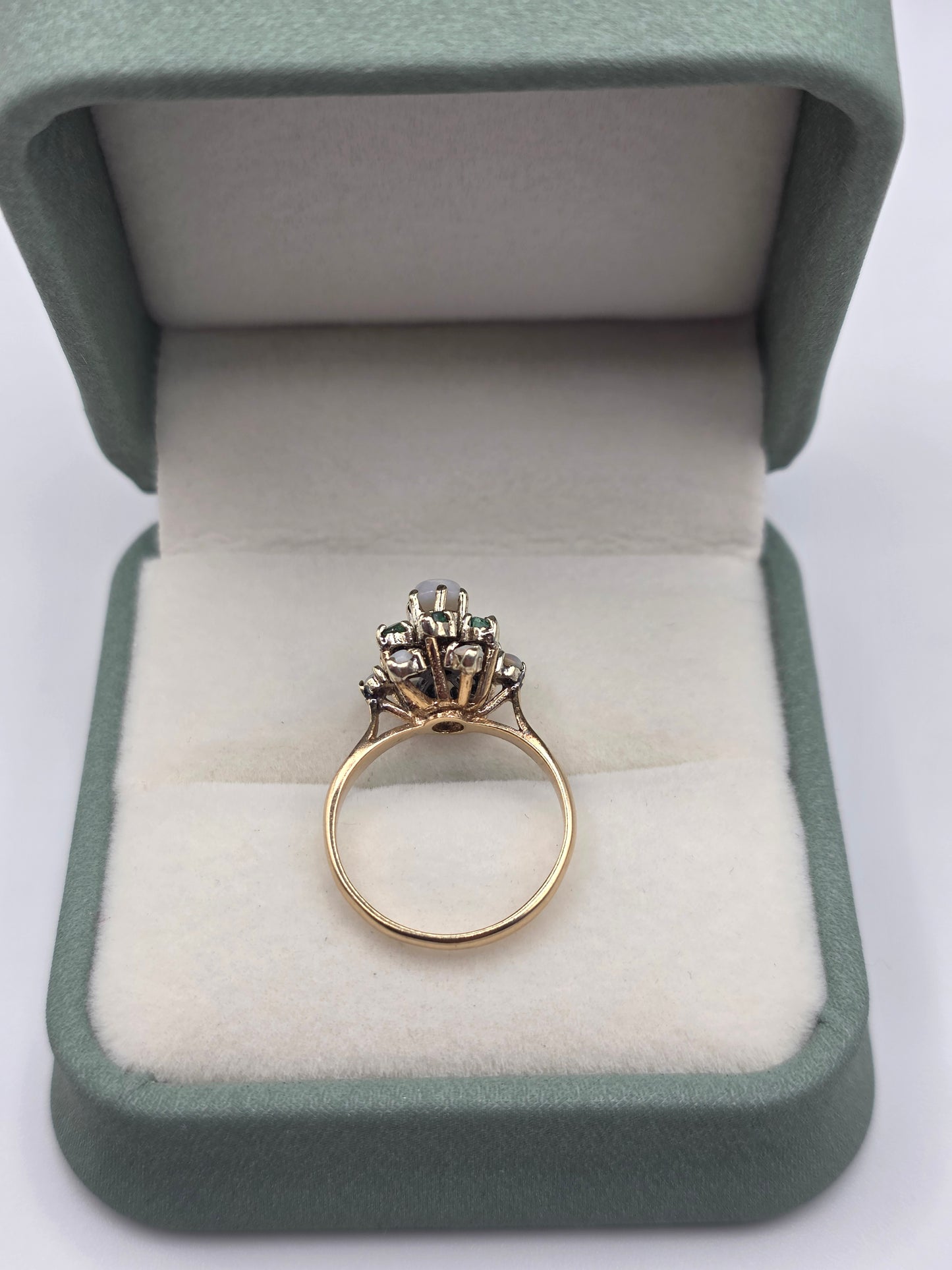 9ct gold emerald and opal ring
