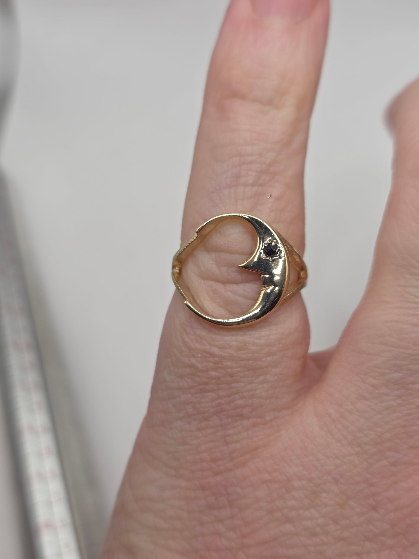 9ct gold sapphire moon ring