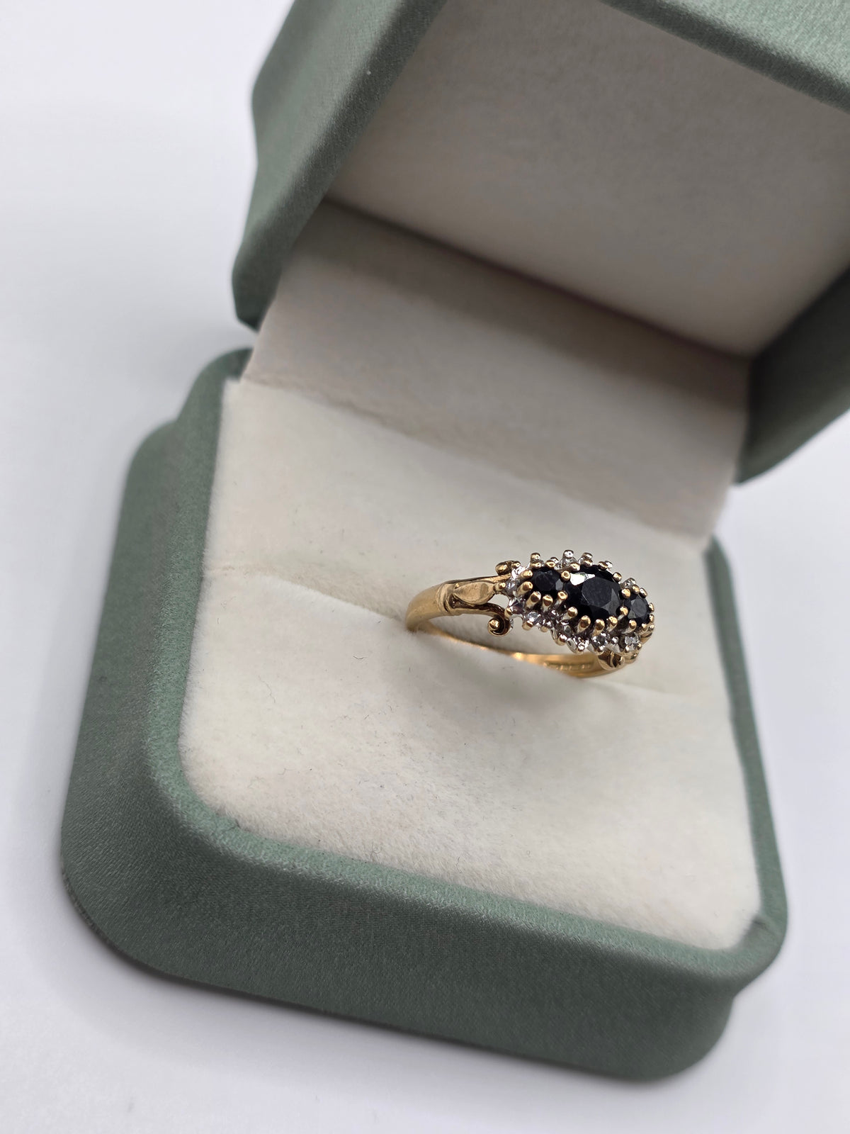 9ct gold sapphire and diamond ring