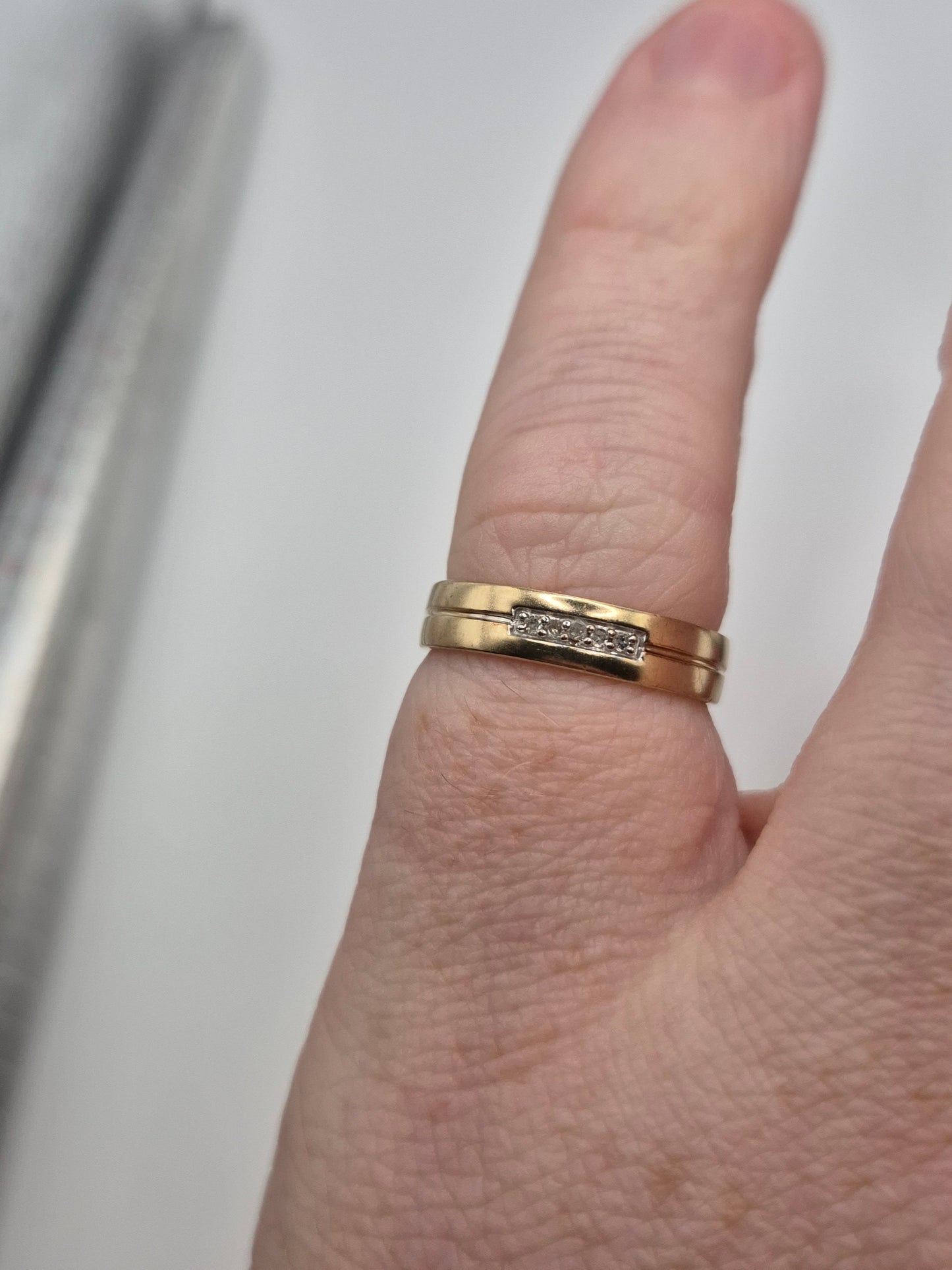 9ct gold " i love you " diamond ring