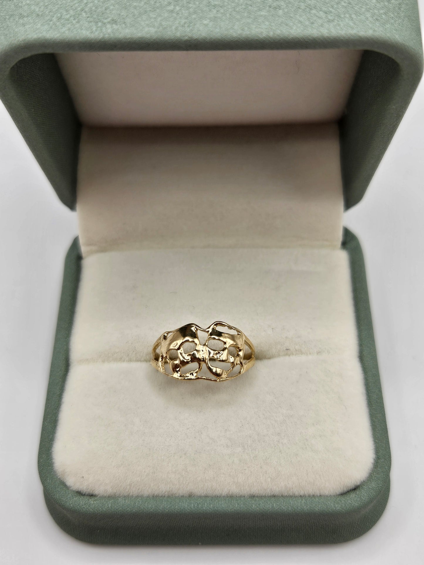 9ct gold ring