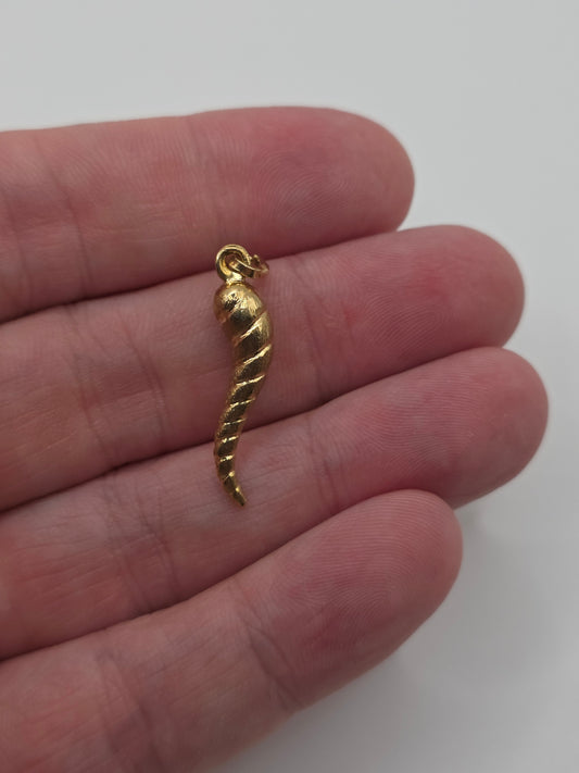 9ct gold horn of plenty pendant