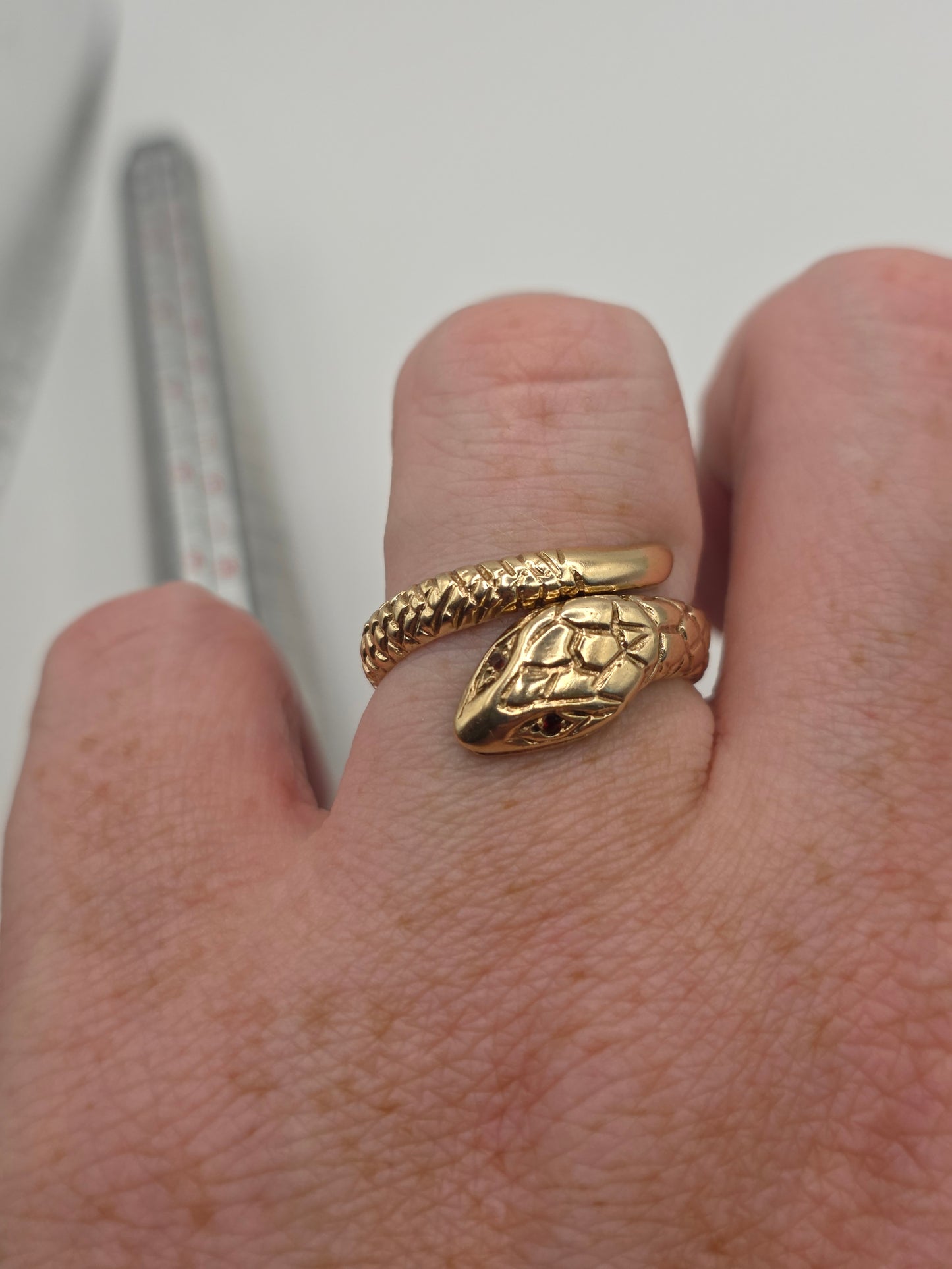 9ct gold garnet snake ring
