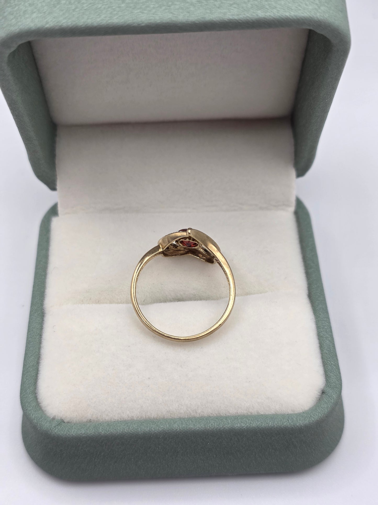 9ct gold garnet and diamond heart ring