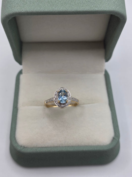 9ct gold aquamarine and white topaz ring