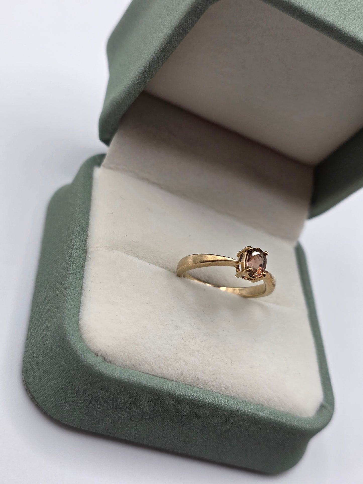 9ct gold tourmaline ring