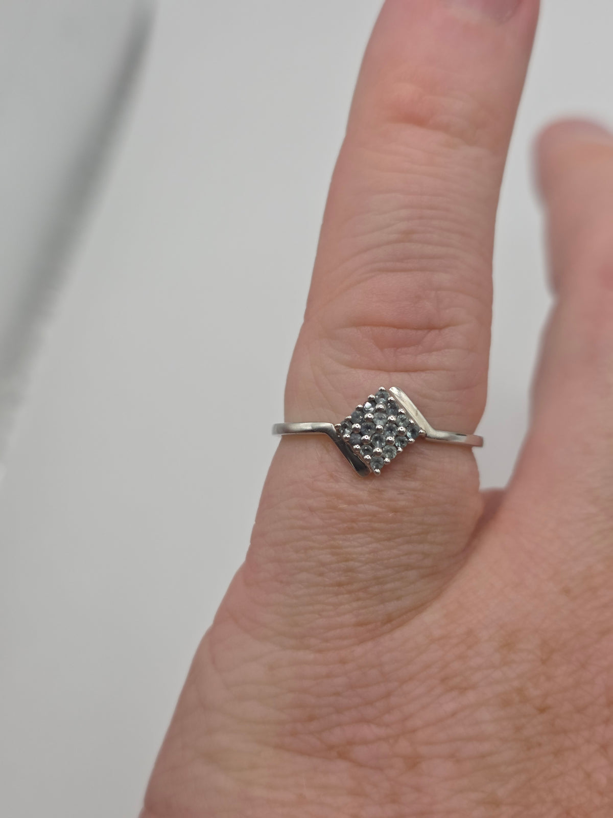 9ct white gold alexandrite ring