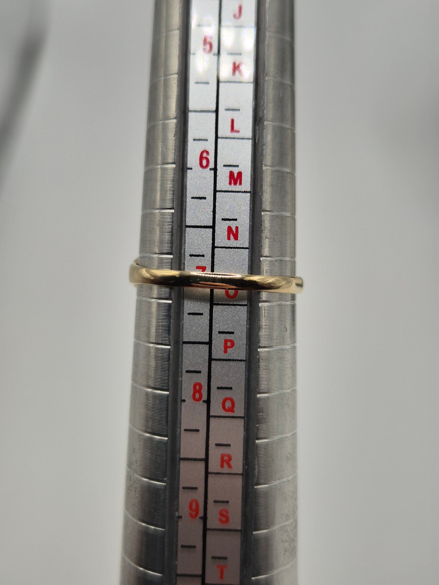 9ct gold celtic ring