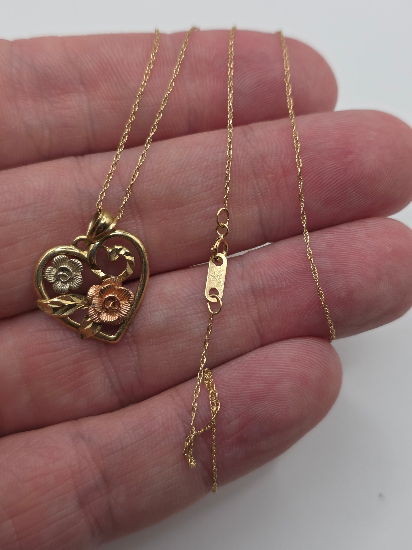 9ct tri gold floral necklace