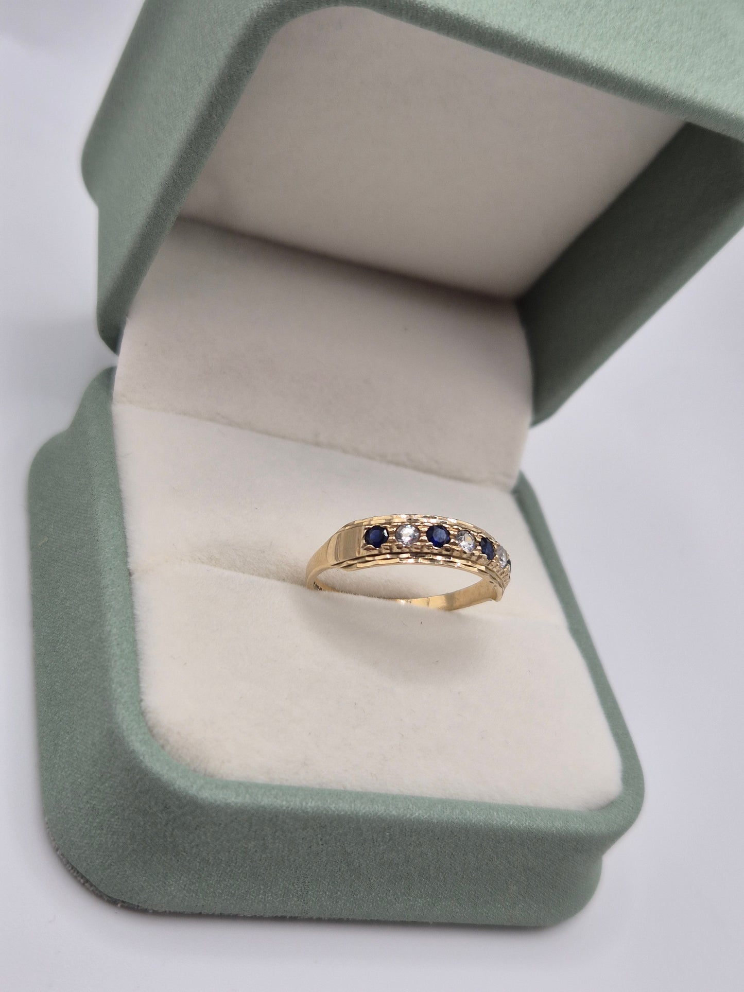 9ct gold sapphire and cz ring
