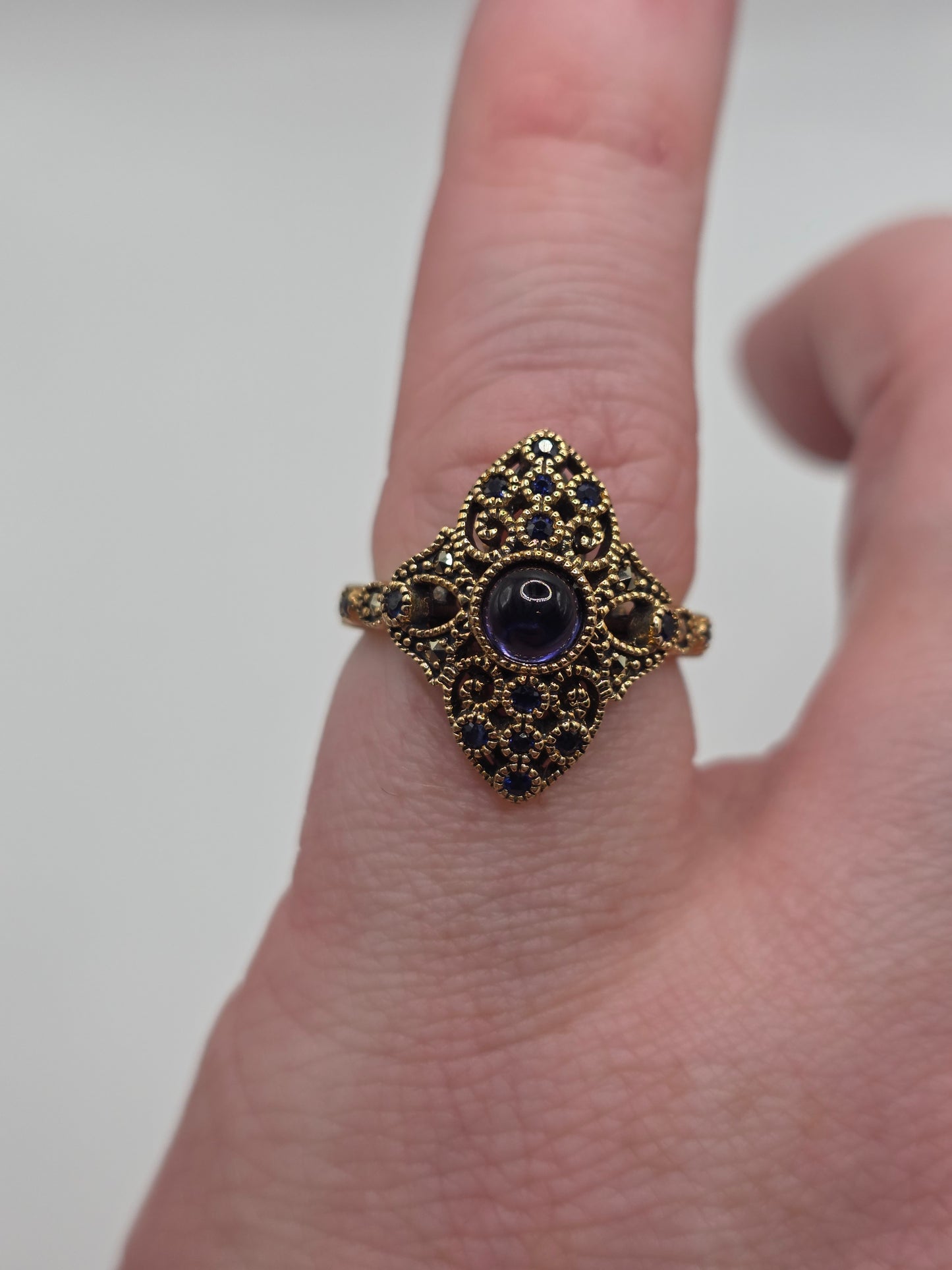 Art decor 9ct gold iolite and marcasite ring