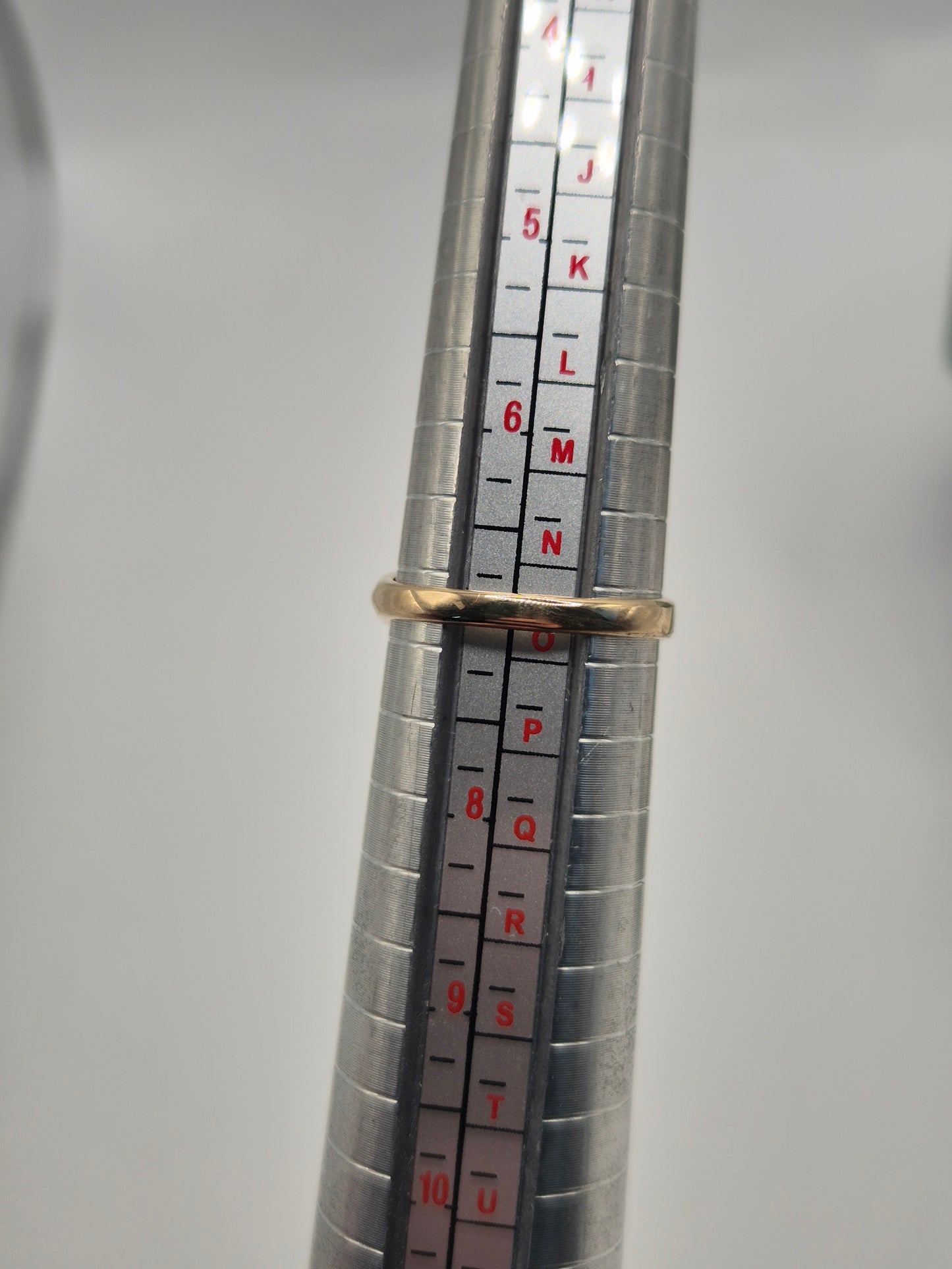 9ct gold sapphire and diamond ring