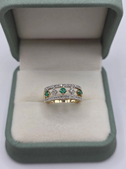 9ct gold emerald and diamond ring