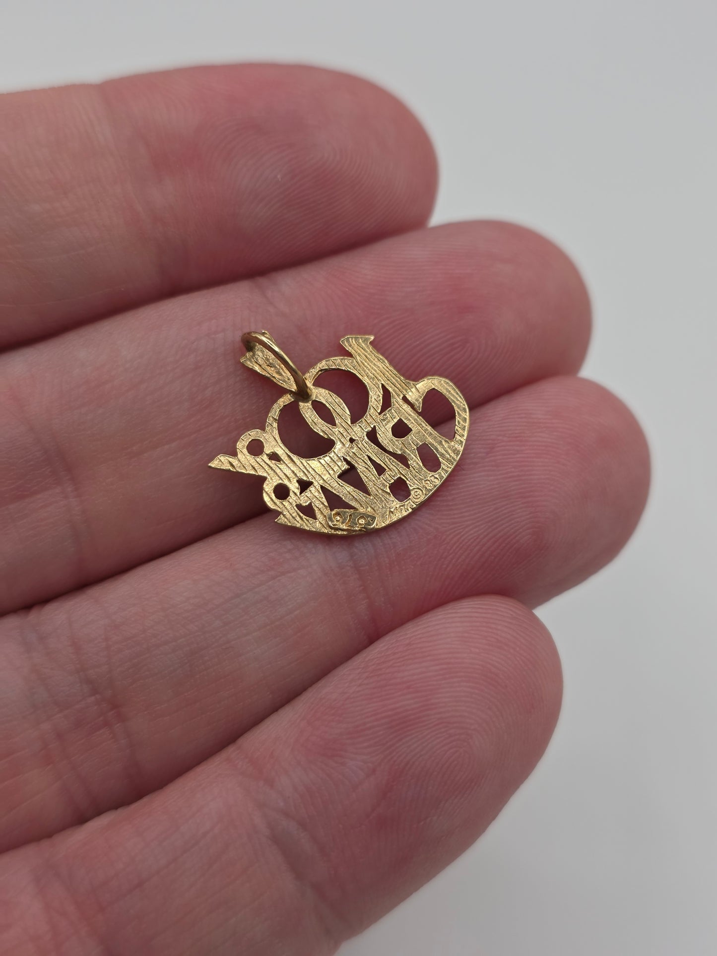 9ct gold 100% crazy pendant