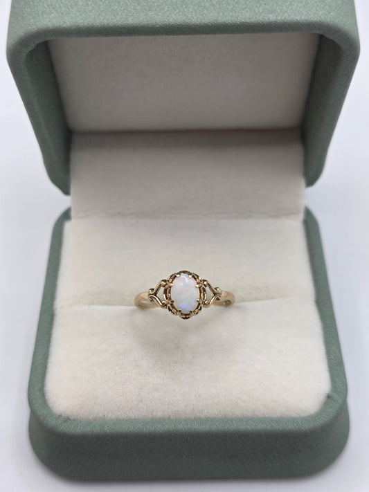 9ct gold opal ring