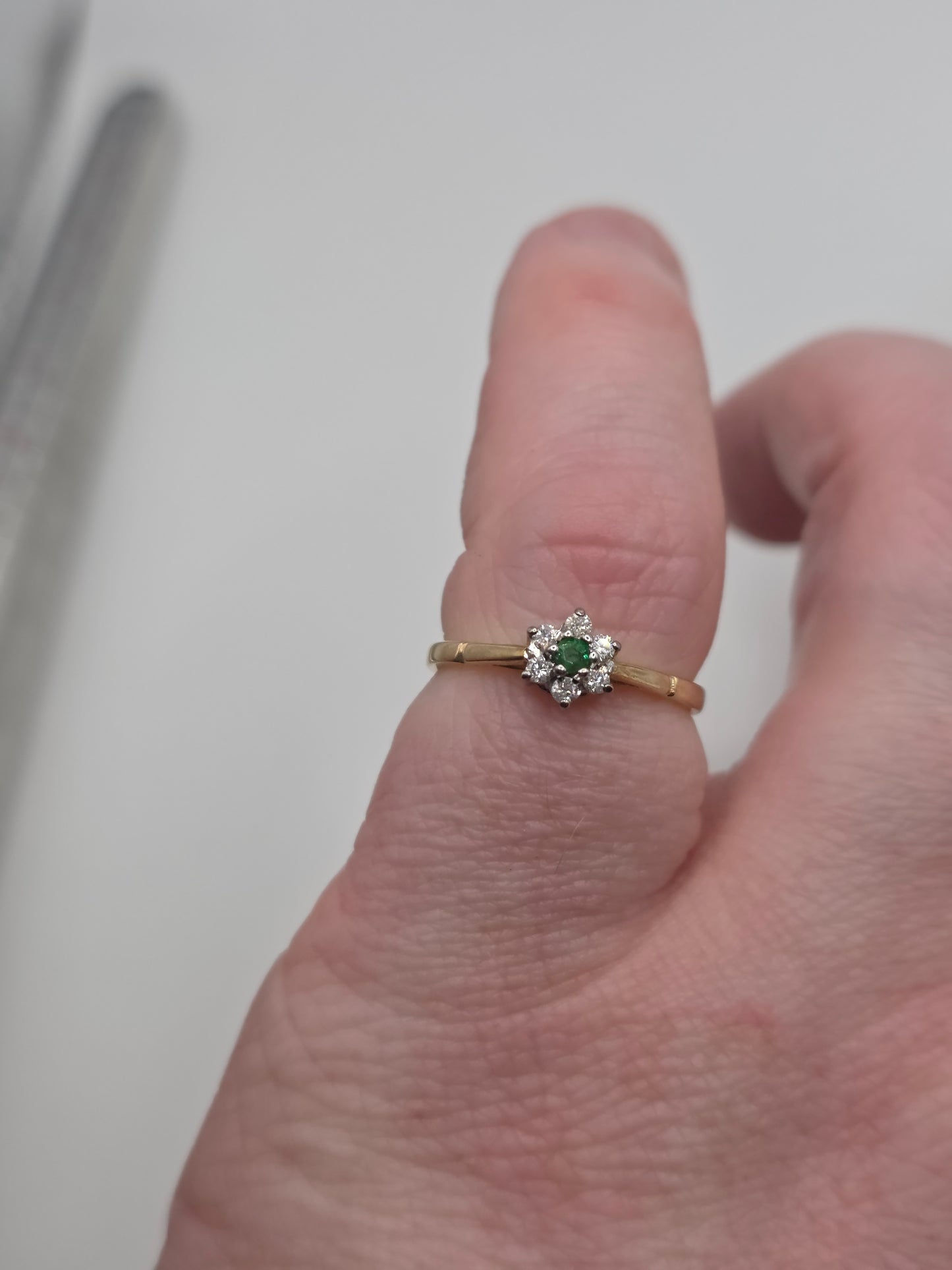 9ct gold emerald and diamond ring
