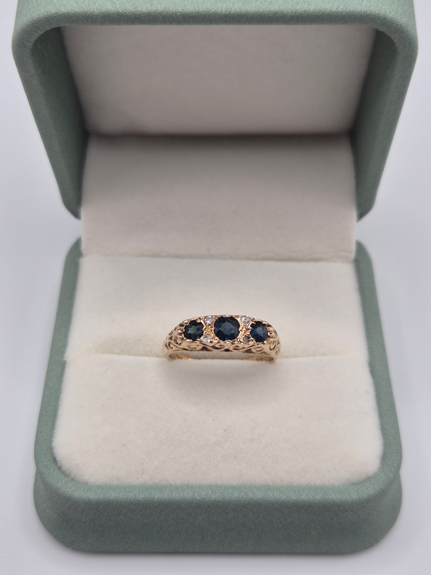 9ct gold sapphire and diamond ring