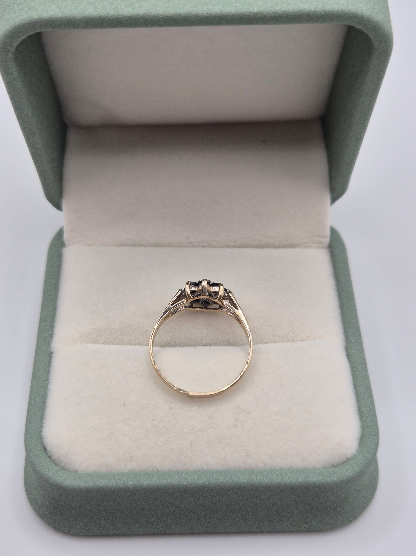 9ct gold sapphire and diamond ring