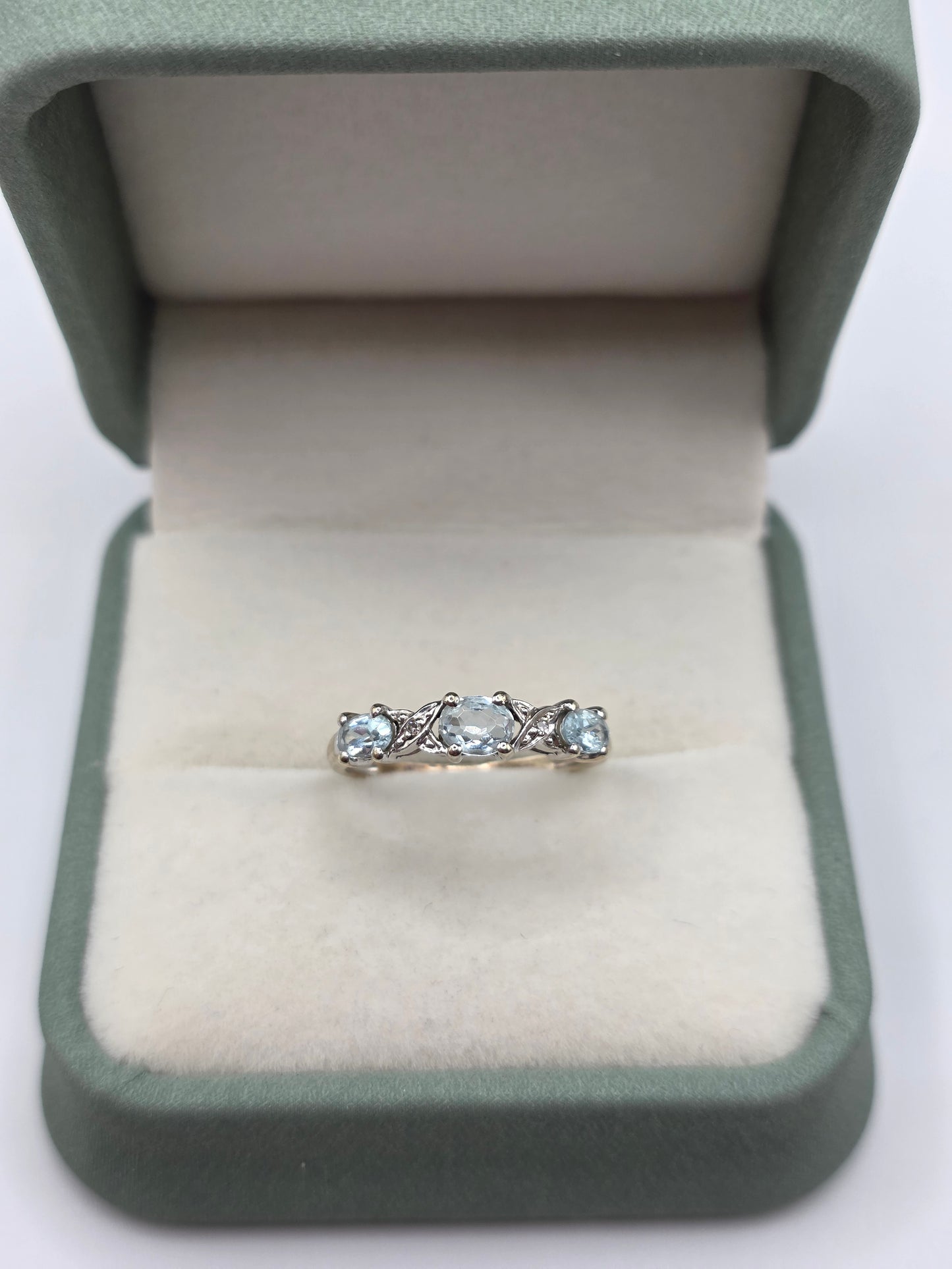 9ct gold topaz and diamond ring