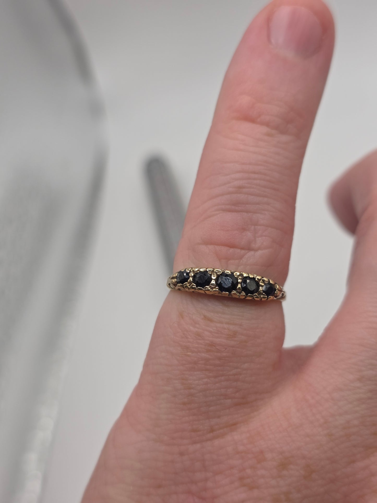 9ct gold sapphire ring