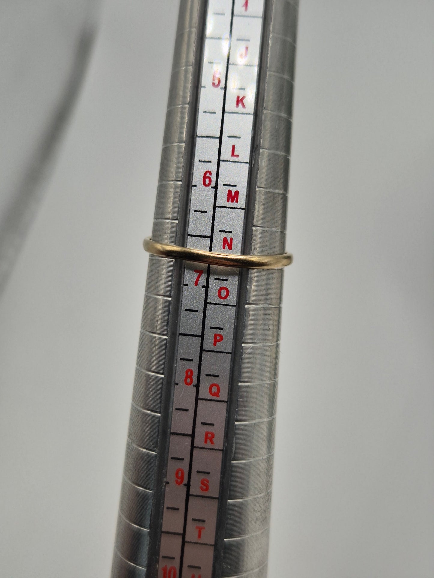 9ct gold sapphire and diamond ring