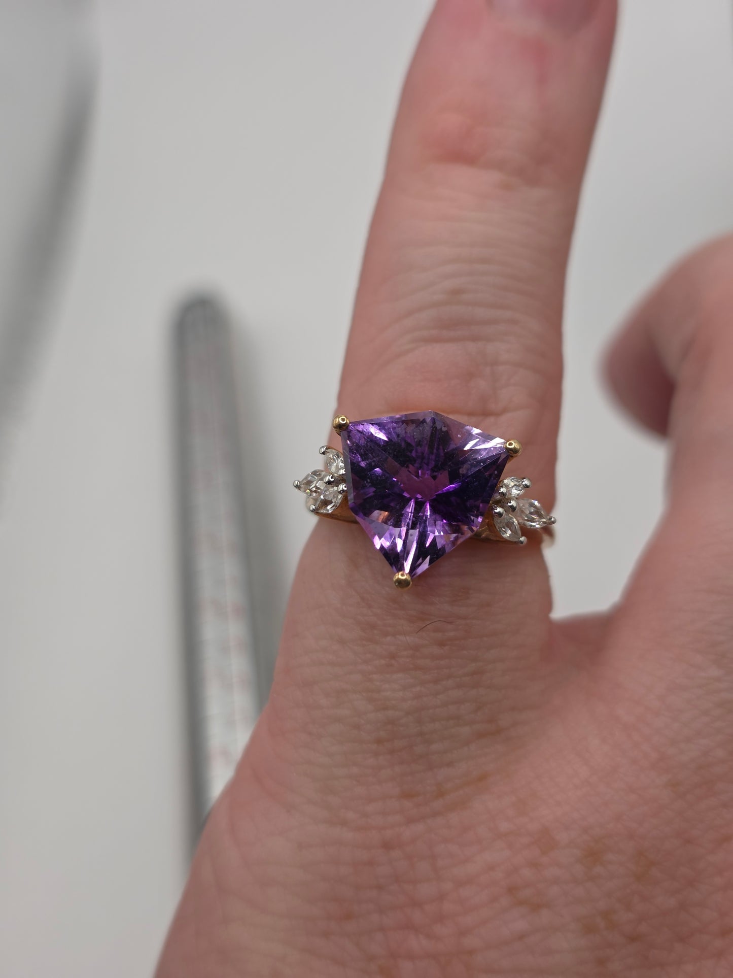 9ct gold amethyst and white topaz ring