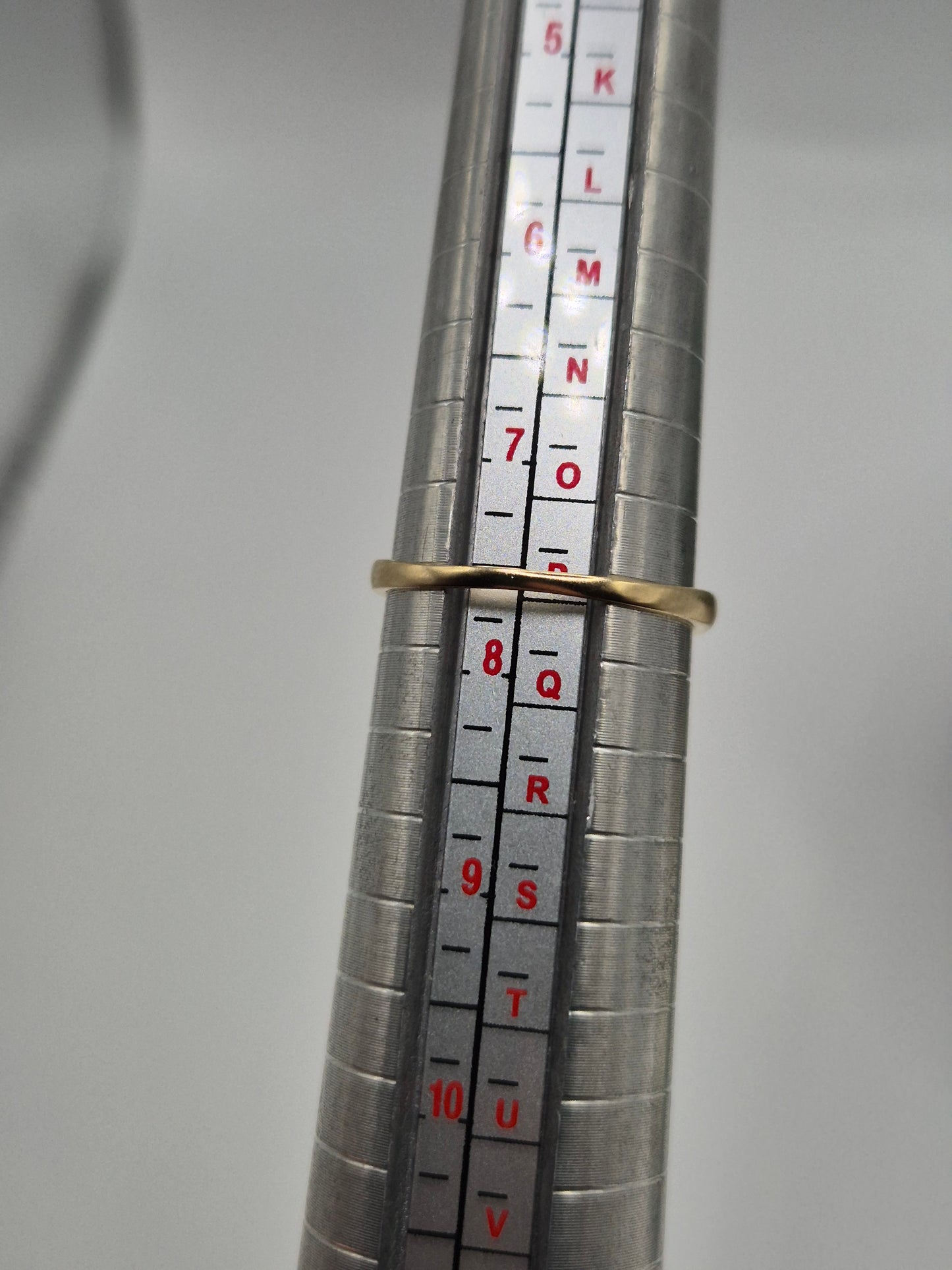 9ct gold sapphire and diamond ring