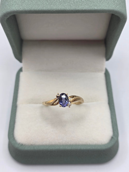 9ct gold tanzanite and diamond ring