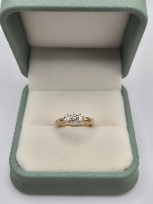 9ct gold diamond ring